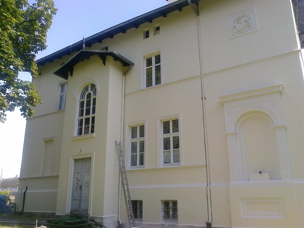 Agroturystyka "Palac W Janowie" Екстериор снимка